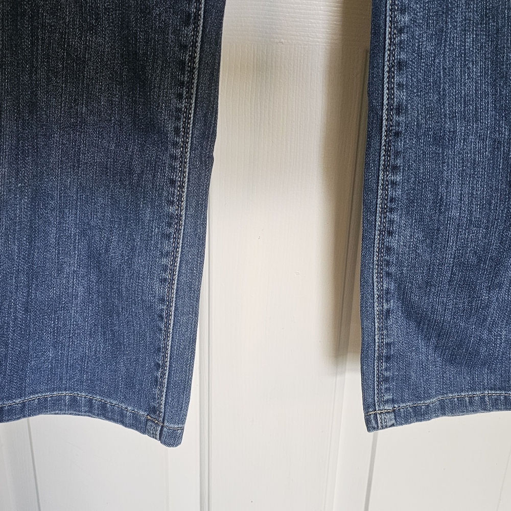 White House Black Market Blanc Distressed Jeans Women's Sz 6 Crop - Picture 7 of 15